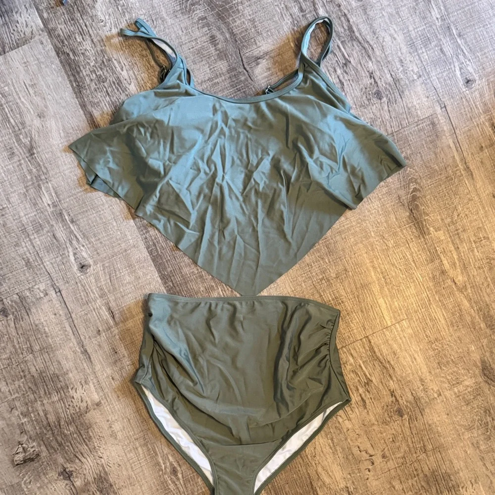 NWOT Green Two-Piece Swimsuit - Picture 1 of 7